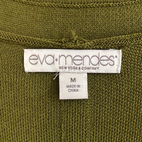 Women’s Dress - Picture 2 of 3